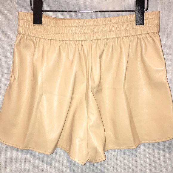 Alice & Olivia Faux Leather Shorts | Beige | Size S/P - Picture 2 of 4